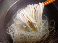 面条需要煮多久(做面条一斤面粉放多少水)
