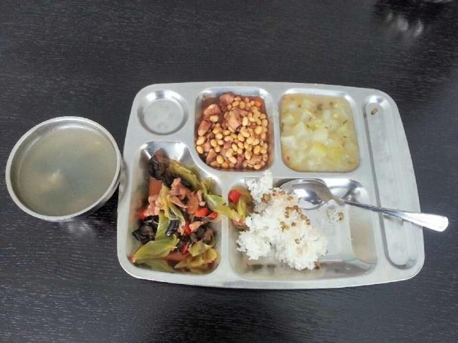 吃午饭的英文