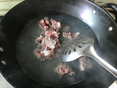 羊肉焯水几分钟