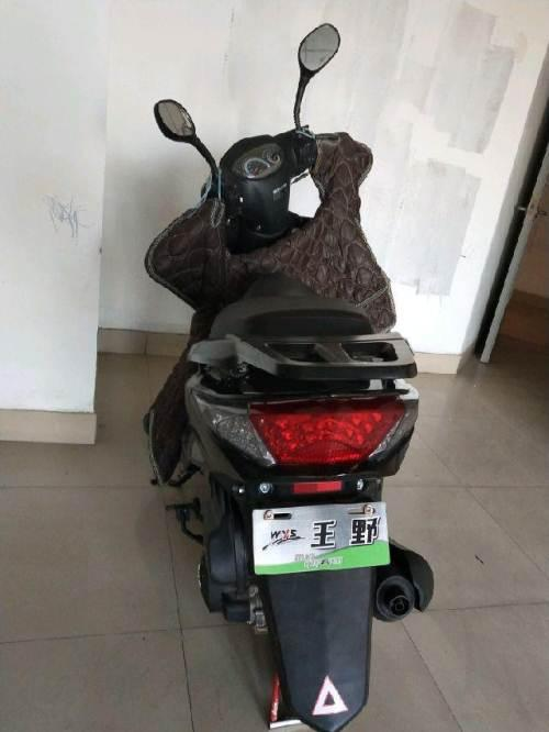 王野踏板摩托车